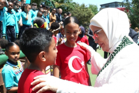 emine-erdogan-afrikali-cocuklarimizla-bulusmaktan-mutluluk-duydum.jpg